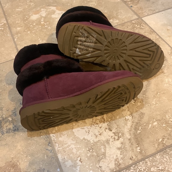 UGG Fluff Mini Boot - Picture 8 of 10